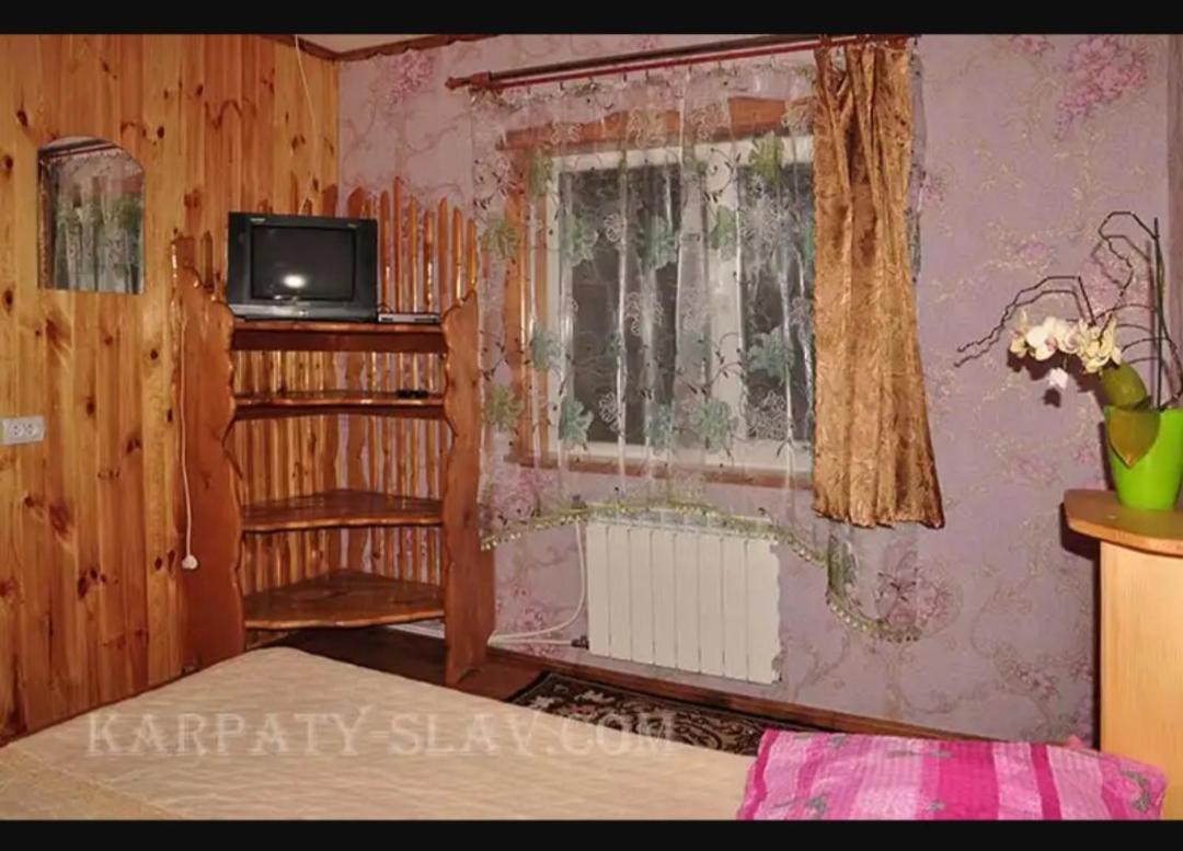 "Різьбярська Садиба" Slavske Exteriör bild