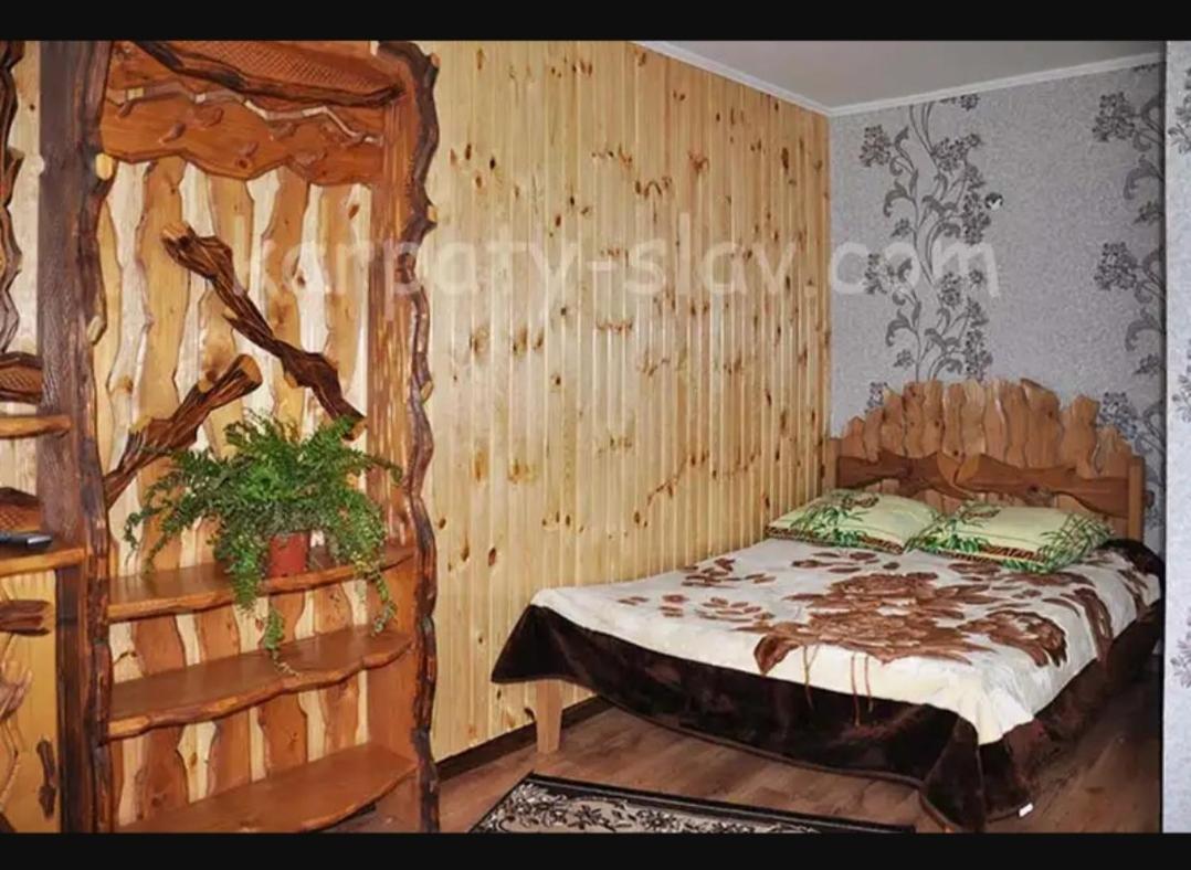 "Різьбярська Садиба" Slavske Exteriör bild