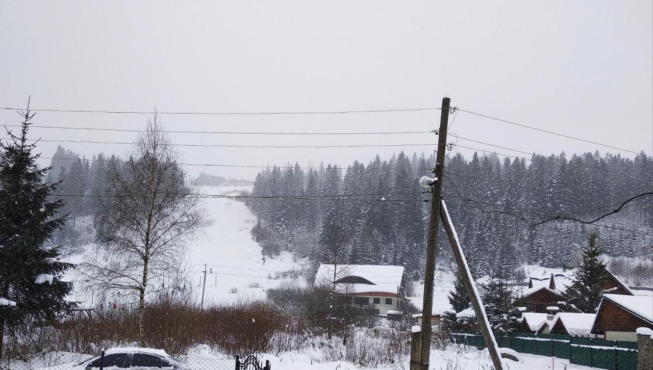 "Різьбярська Садиба" Slavske Exteriör bild