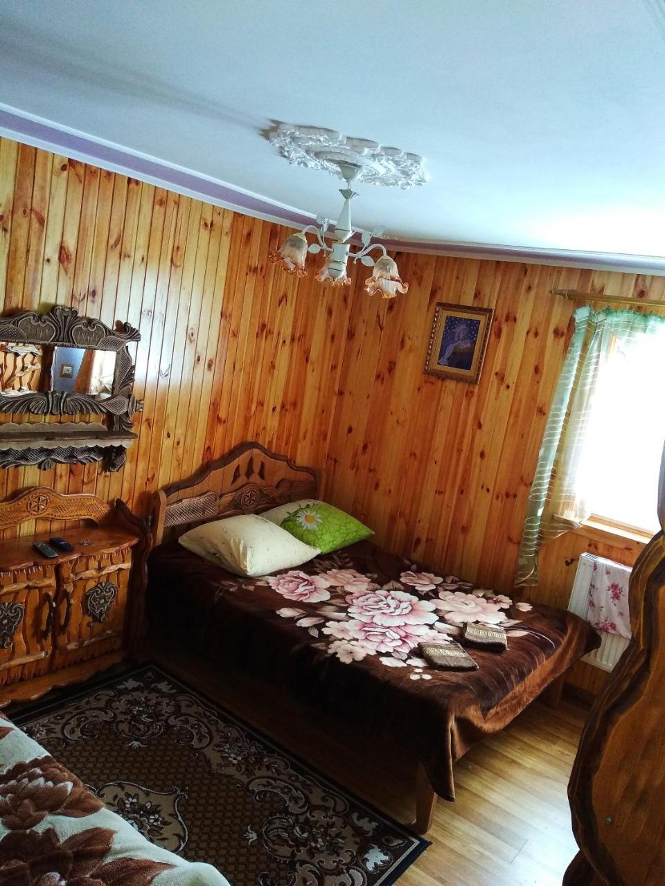 "Різьбярська Садиба" Slavske Exteriör bild