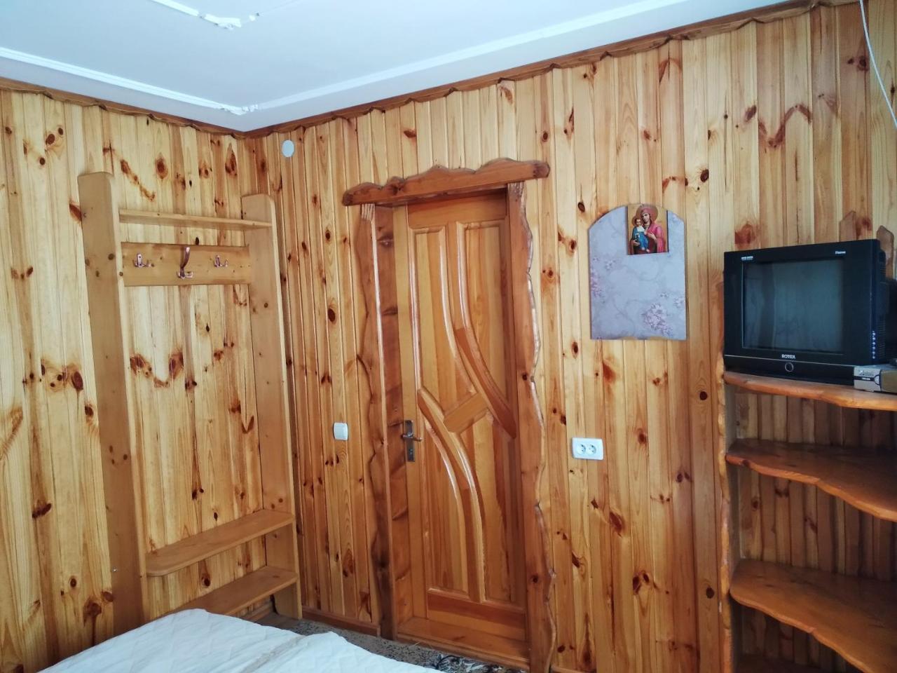 "Різьбярська Садиба" Slavske Exteriör bild