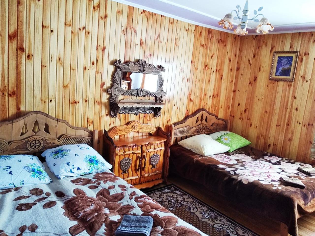 "Різьбярська Садиба" Slavske Exteriör bild