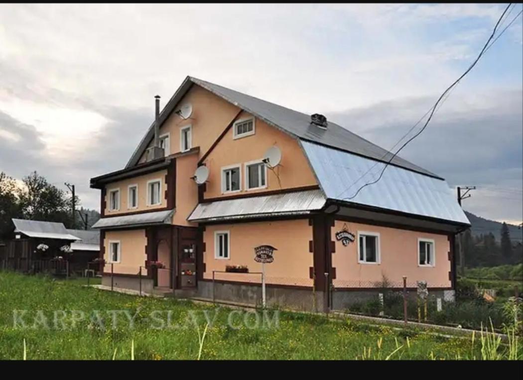 "Різьбярська Садиба" Slavske Exteriör bild