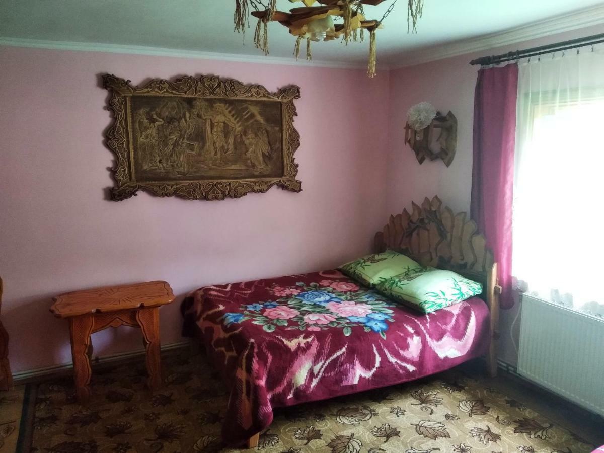 "Різьбярська Садиба" Slavske Exteriör bild