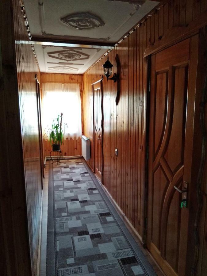 "Різьбярська Садиба" Slavske Exteriör bild