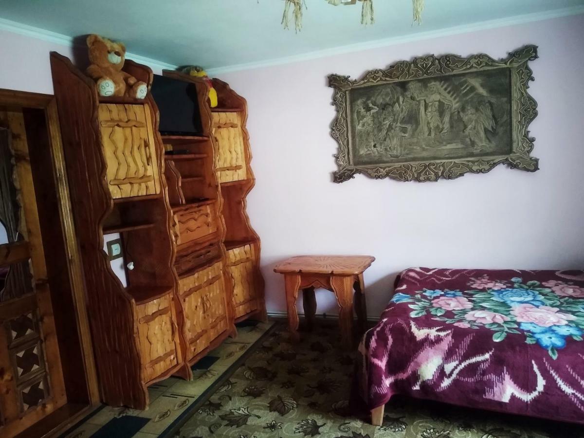 "Різьбярська Садиба" Slavske Exteriör bild